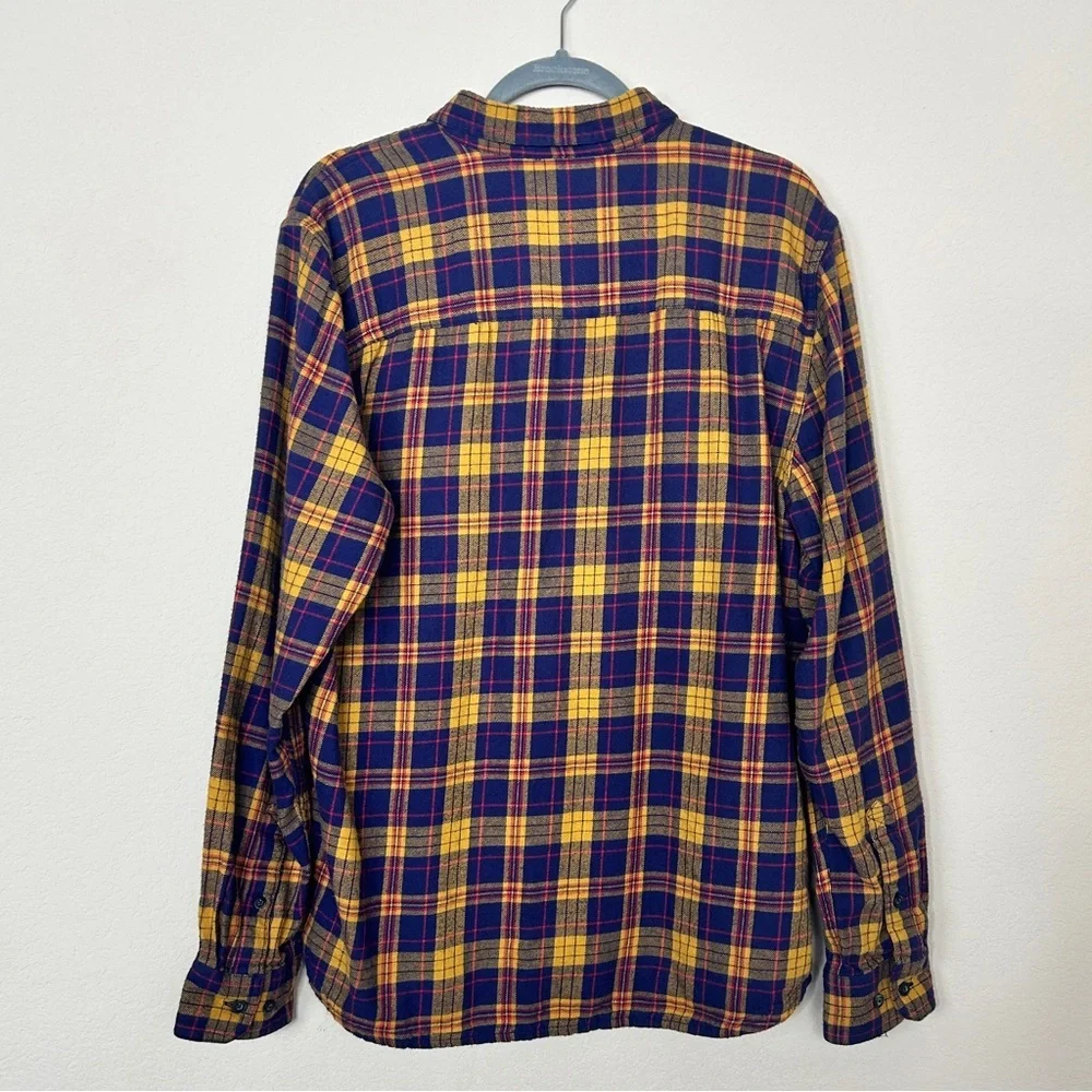 TOAD&CO.  Men’s Plaid button down shirt long sleeve size L